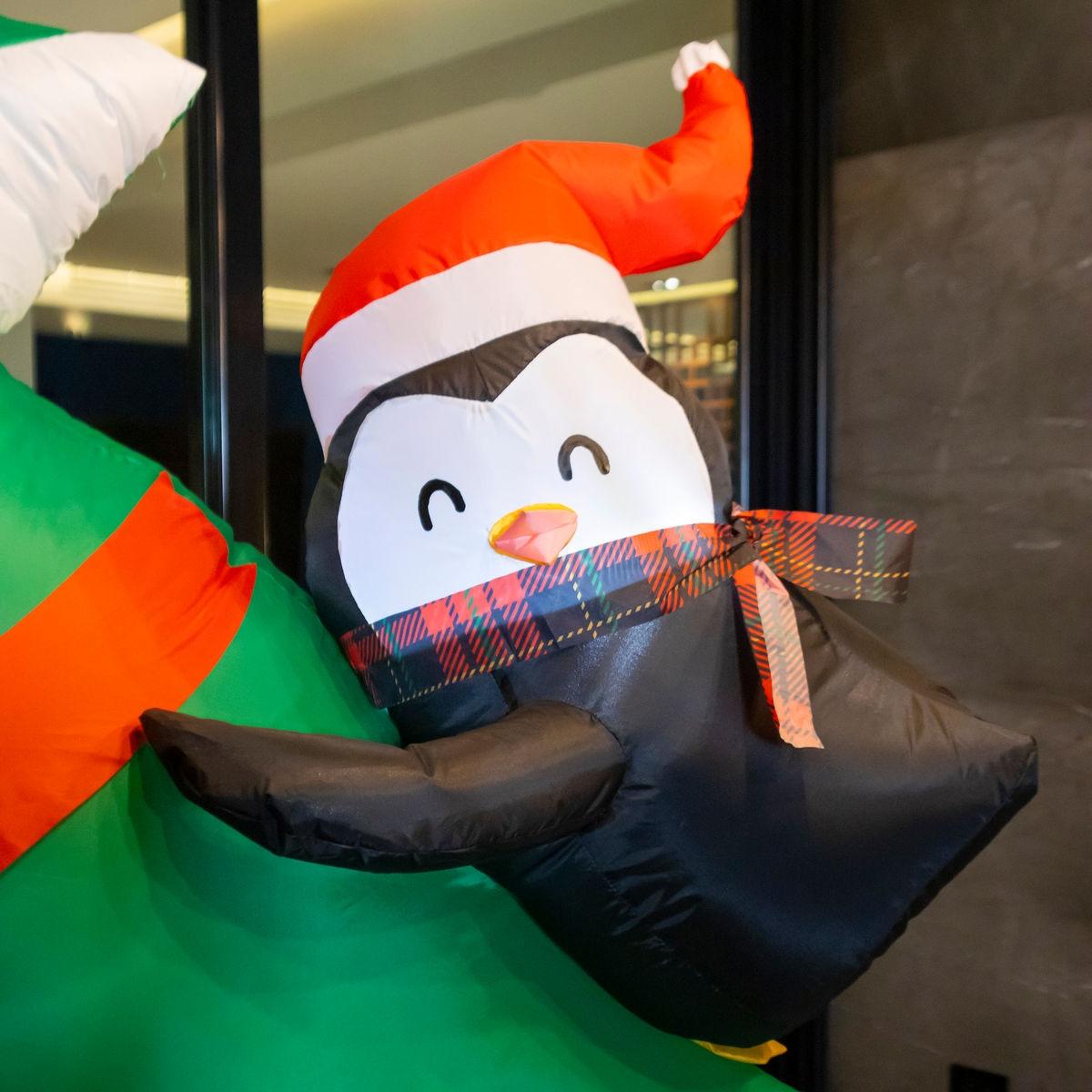 🎄🐧 Pino con Pingüinos Inflable Navideño con Luz – 2.13 m x 1.56 m x 1.00 m 🎁✨   ¡