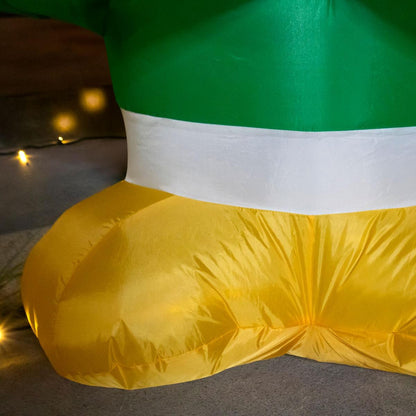 🐧🎅 Pingüino Disfrazado Pinito Inflable Navideño con Luz – 2.13 m x 1.40 m x 0.80 m 🎁🎄