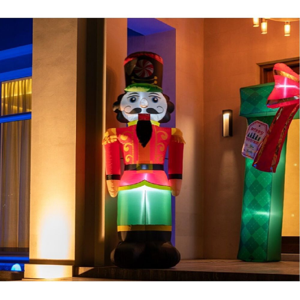 🤴🎄 Cascanueces Inflable Clásico con Luz – ___ m de Altura 🎁✨